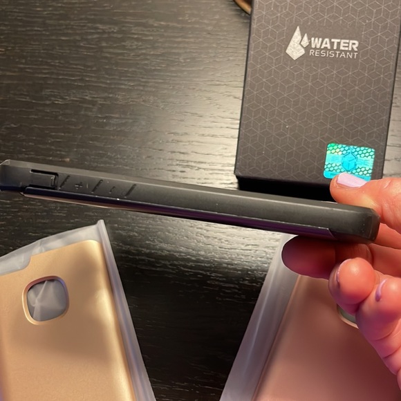 SUPCASE water resistant cellphone case for iPhone 8. - Picture 7 of 11